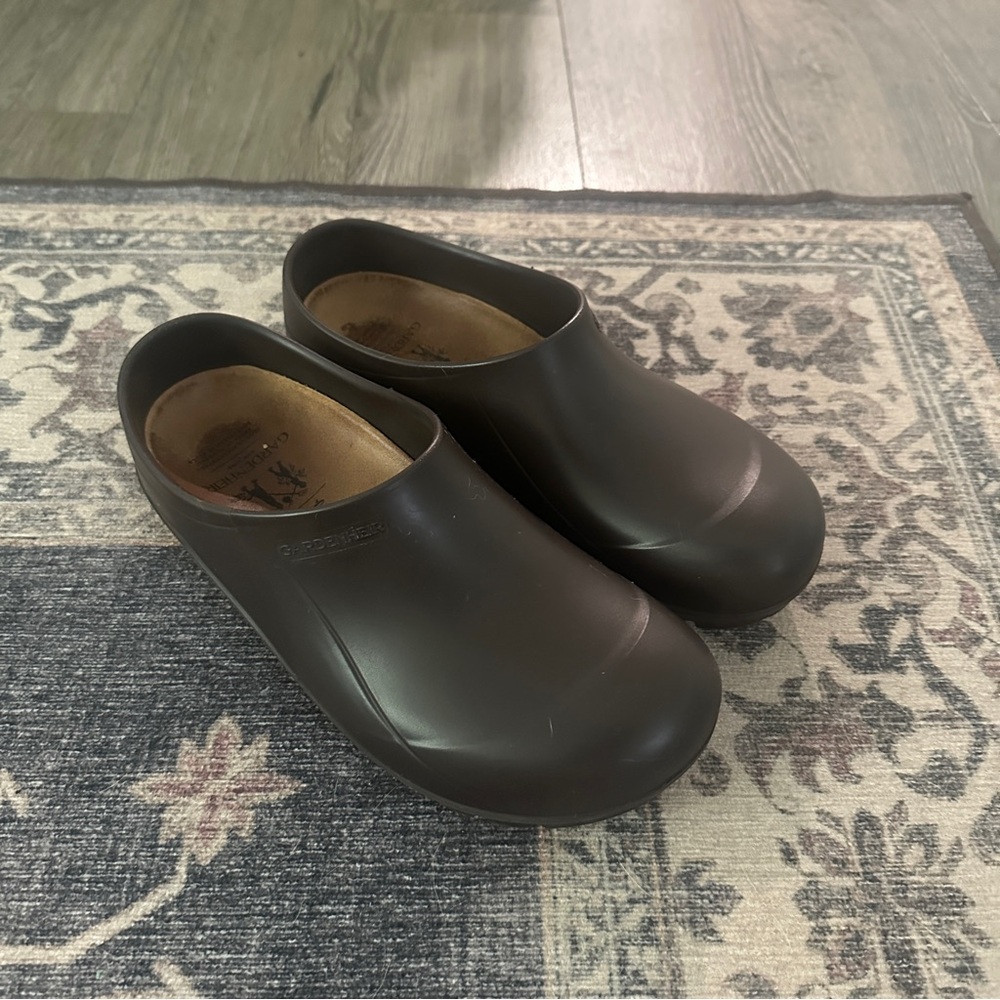 Classic Brown Men's clogs